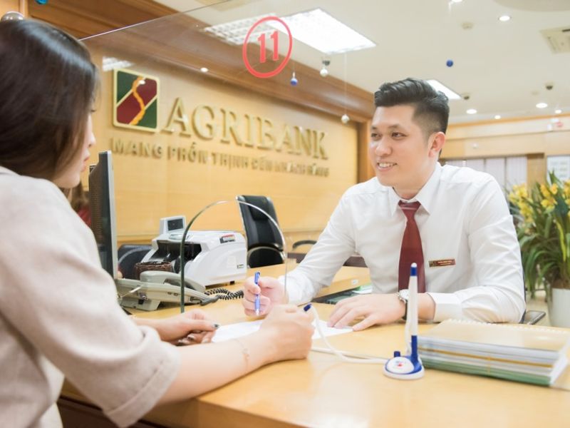 Khách hàng có nhu cầu vay vốn có thể đến với ngân hàng Agribank