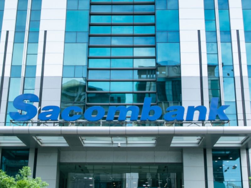 Ngân hàng Sacombank hiện đang triển khai nhiều dịch vụ thẻ đa năng, ưu đãi hấp dẫn