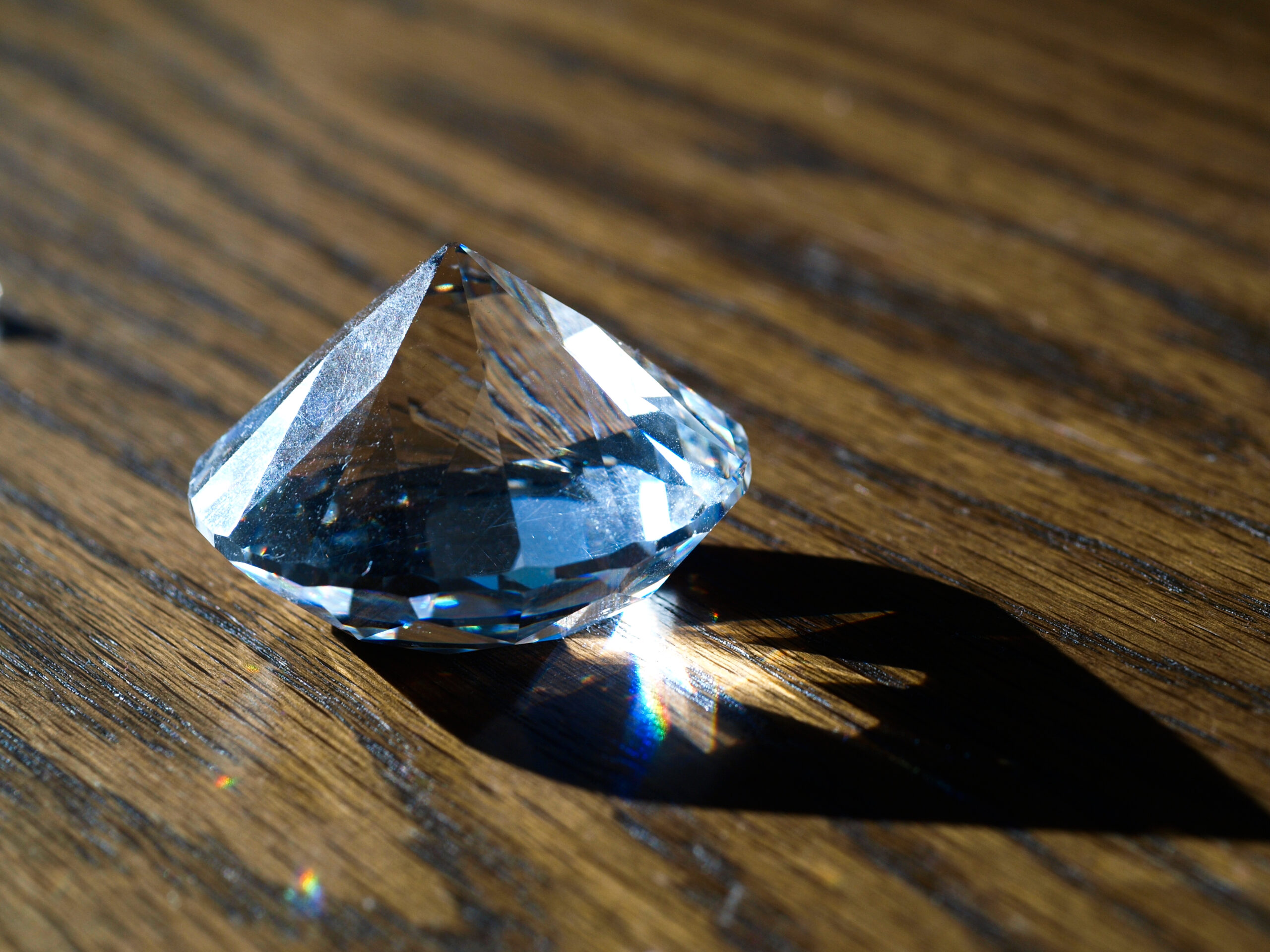 Thế nào là kim cương nhân tạo?