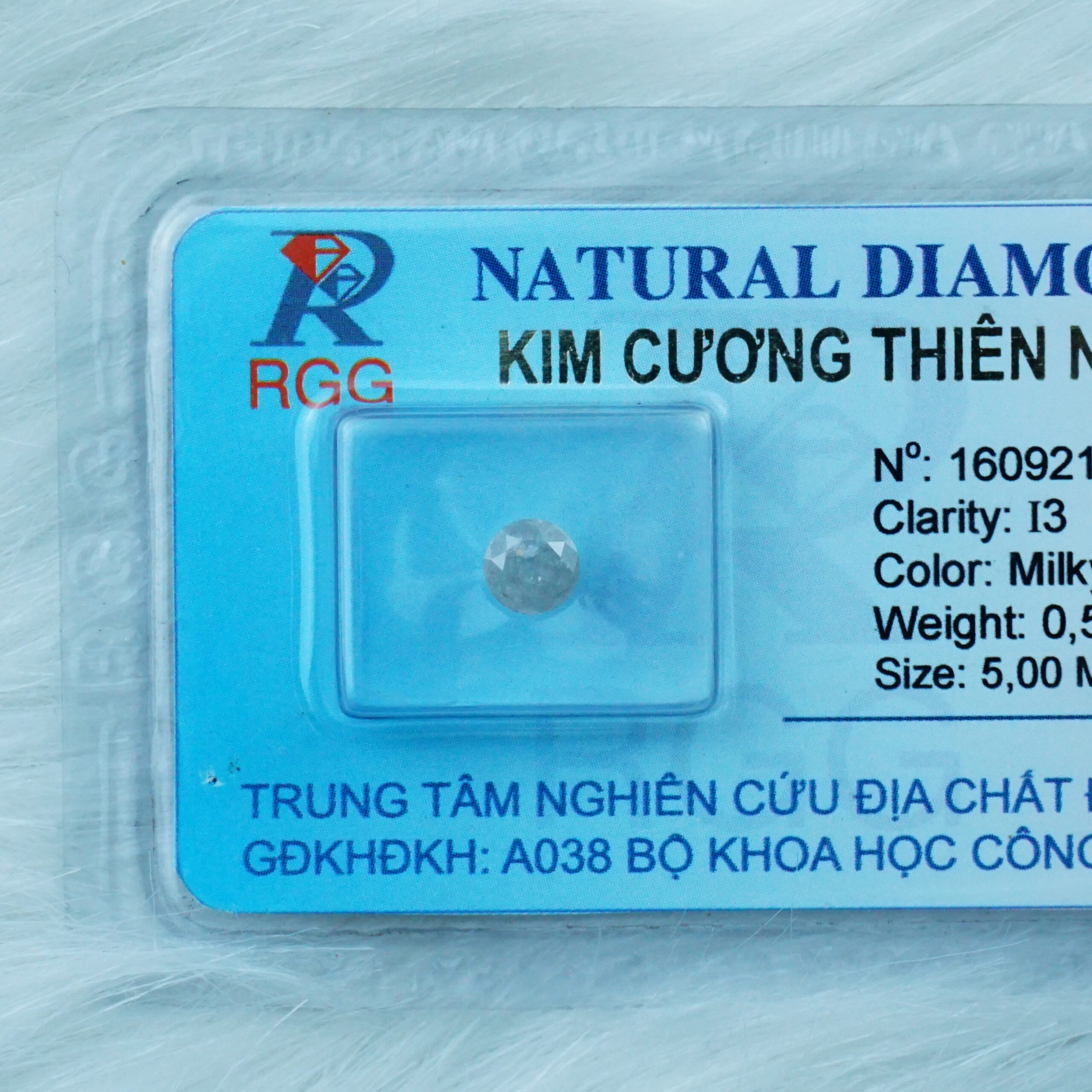 Tại Việt Nam có thể mua kim cương nhân tạo ở đâu?