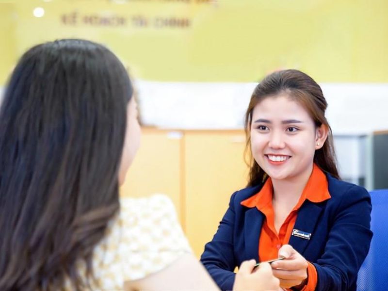 Thẻ Sacombank cho phép khách hàng mua sắm trước, trả tiền sau