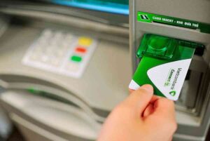 Hạn mức rút tiền ATM Vietcombank