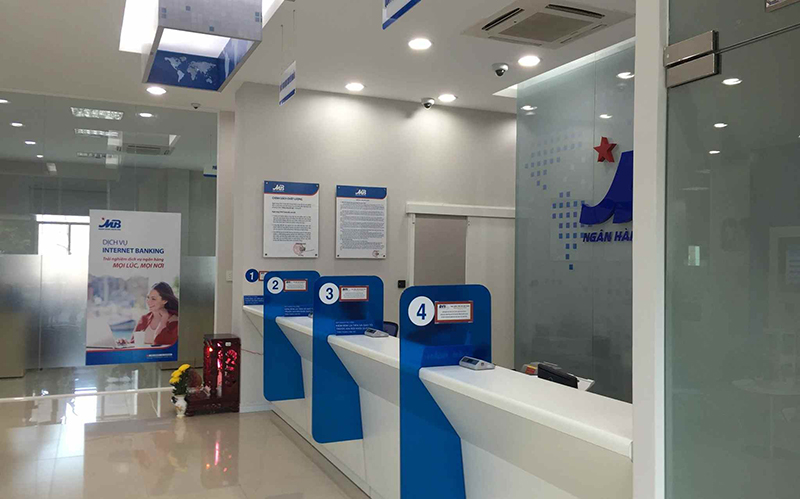 Làm thế nào để hạn chế phát sinh phí khi sử dụng các gói sản phẩm MB Bank