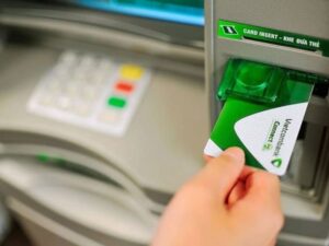 Khách hàng có thể đổi mã PIN Vietcombank tại cây ATM chỉ với 7 bước