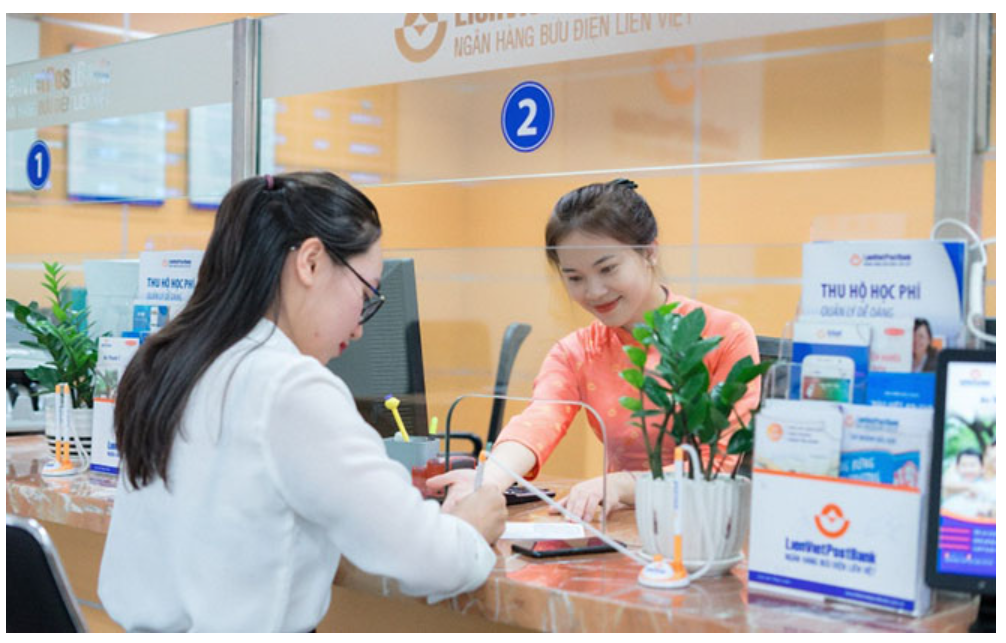 Thời gian làm việc hành chính của LienVietPostBank.