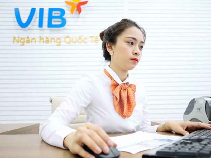 Bạn có thể kết nối với văn phòng trung tâm VIB để được giải đáp mọi vướng mắc khi sử dụng dịch vụ của ngân hàng
