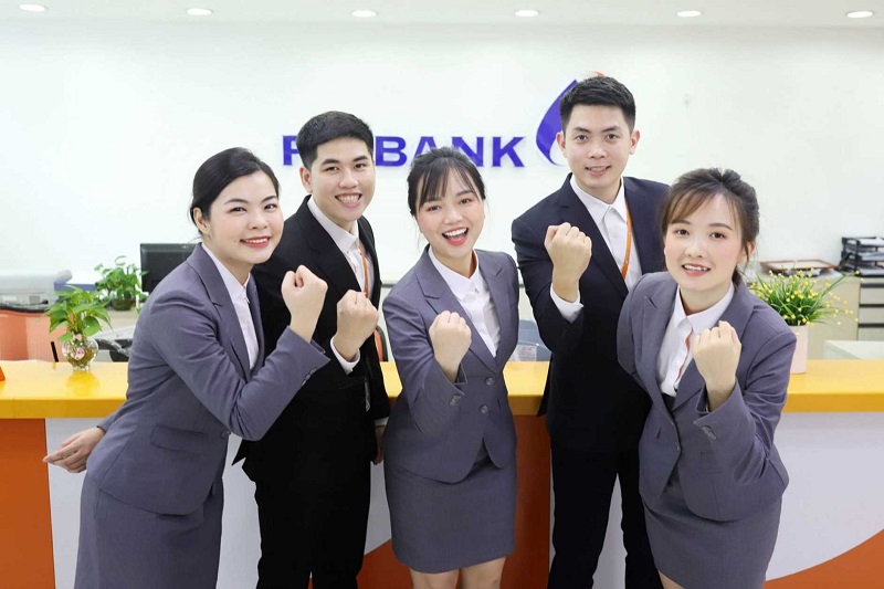 Có thể rút tiền tại những cây ATM của ngân hàng khác có liên kết với PG Bank