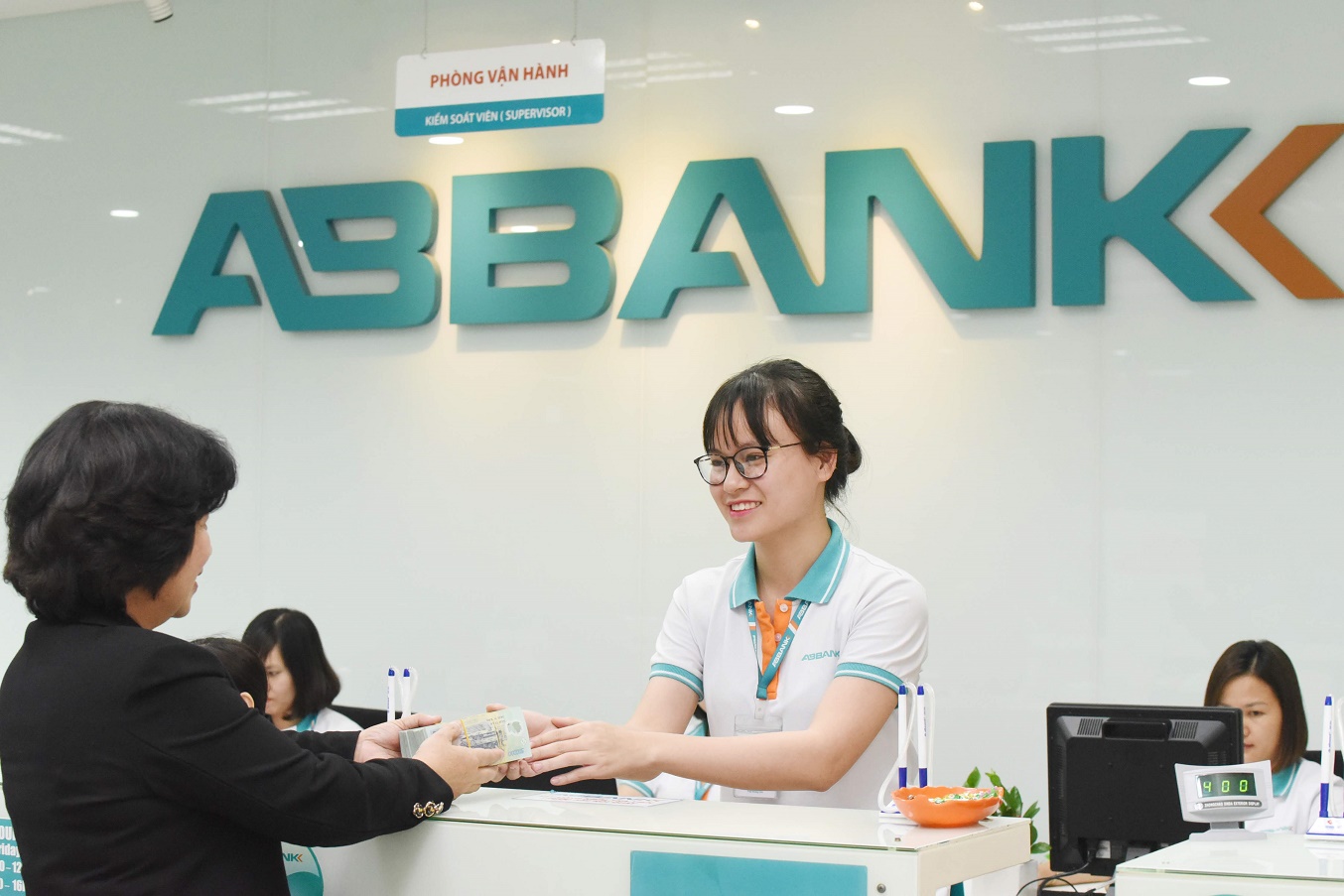 ABBank được xếp vào top những ngân hàng có mức lãi suất vay tiền, lãi suất gửi tiết kiệm vô cùng hấp dẫn