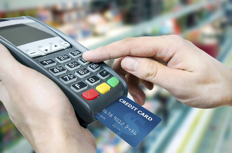 Cà thẻ tín dụng thanh toán có mất phí không?