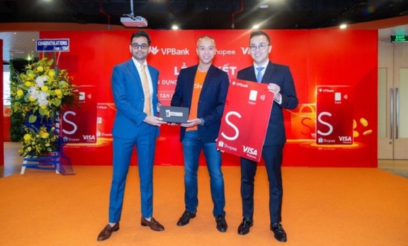 Thẻ tín dụng VPBank Shopee mang lại nhiều ưu đãi độc quyền cho khách hàng