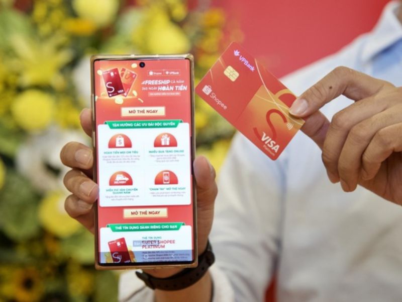 Mở thẻ tín dụng VPBank Shopee khách hàng cần phải đáp ứng đúng điều kiện và chuẩn bị đầy đủ hồ sơ