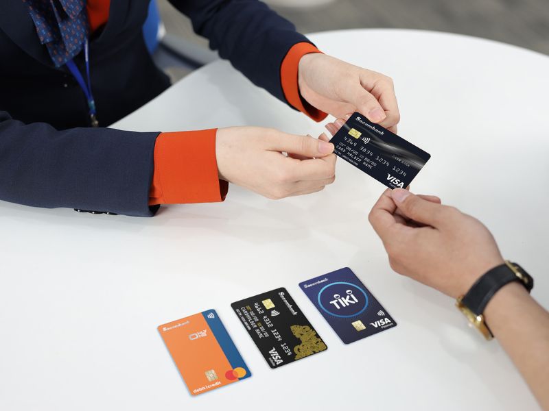 Mỗi loại thẻ Visa ngân hàng Sacombank sẽ có biểu phí riêng